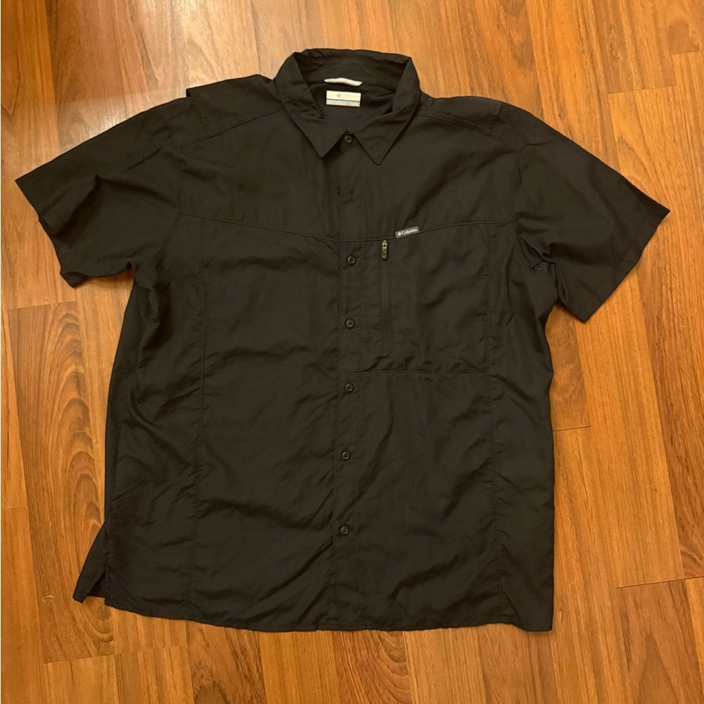 Columbia Black Short Sleeve Shirt